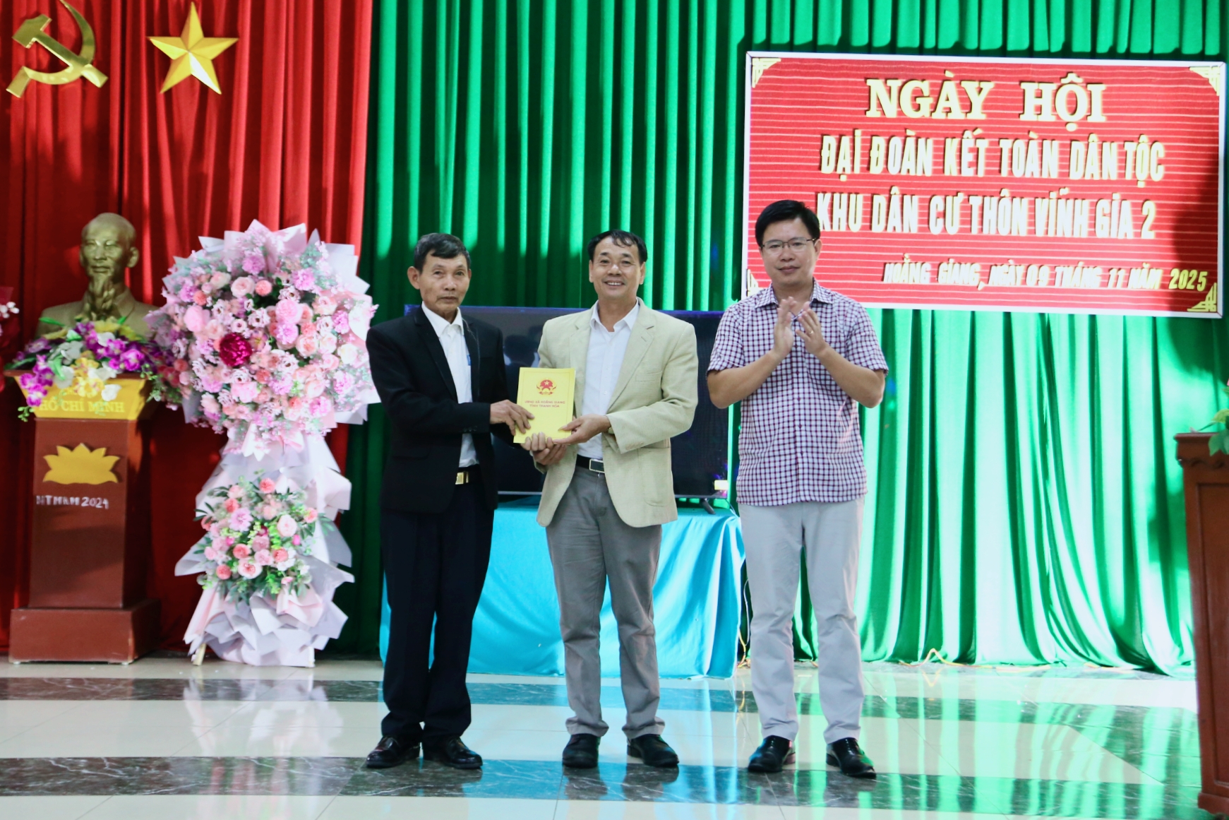 Anh-tin-bai